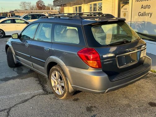 2005 Subaru Outback 3.0 R