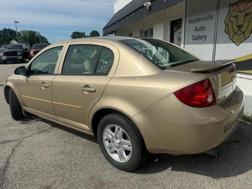 Gold 2005 Chevrolet Cobalt LS