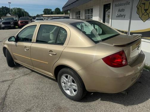 Gold 2005 Chevrolet Cobalt LS