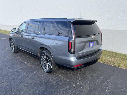 2022 Cadillac Escalade ESV Sport