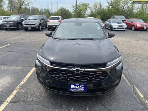 Mosaic Black Metallic 2026 Chevrolet Trax FWD 1RS