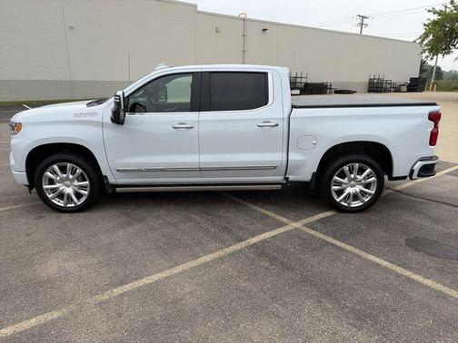 Polar White Tricoat 2026 Chevrolet Silverado 1500 High Country