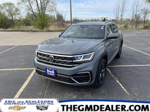 Pure Gray 2022 Volkswagen Atlas Cross Sport 3.6L V6 SEL R-Line