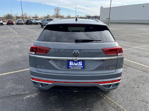 Pure Gray 2022 Volkswagen Atlas Cross Sport 3.6L V6 SEL R-Line