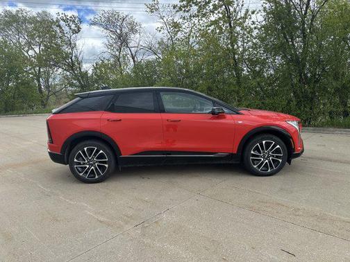 2025 Cadillac OPTIQ Sport 2 AWD