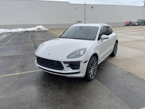 2020 Porsche Macan Turbo