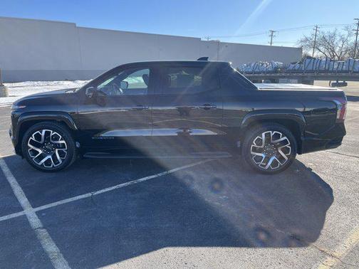 2025 Chevrolet Silverado EV RST