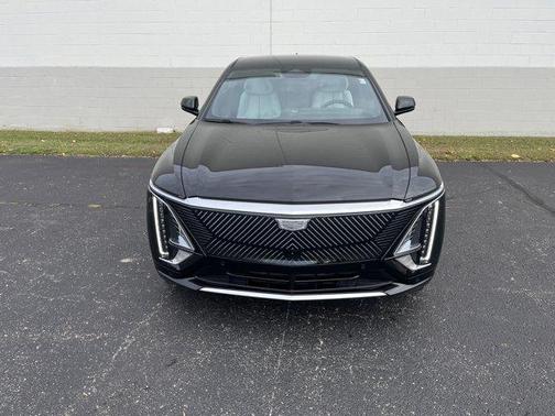 2025 Cadillac LYRIQ V