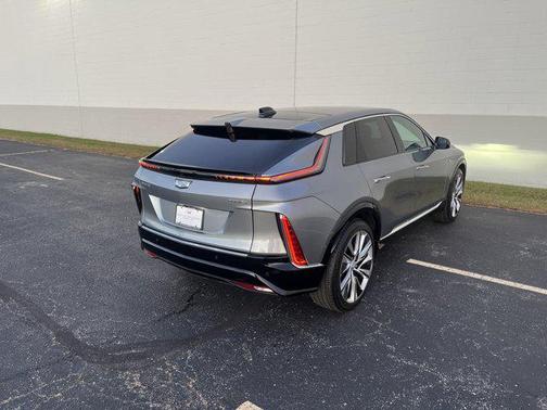 2024 Cadillac LYRIQ V