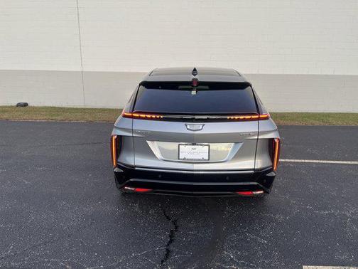 2024 Cadillac LYRIQ V