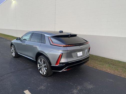 2024 Cadillac LYRIQ V