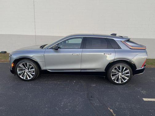 2024 Cadillac LYRIQ V