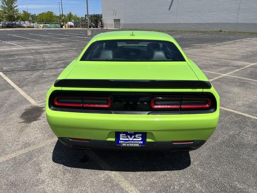 Sublime Metallic Clearcoat 2023 Dodge Challenger SXT