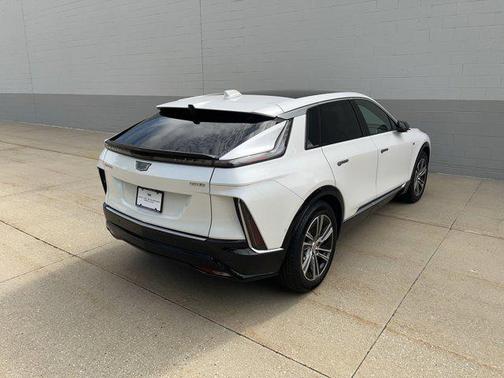 2024 Cadillac LYRIQ Luxury w/1SD