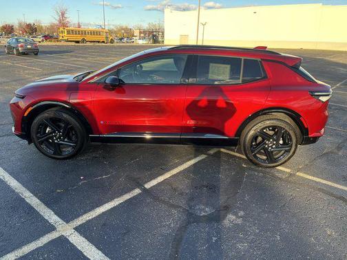 2025 Chevrolet Equinox EV RS