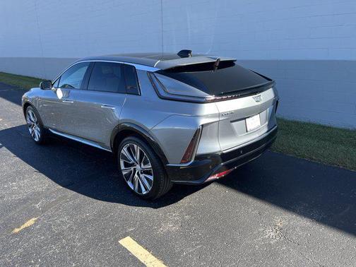 2024 Cadillac LYRIQ V