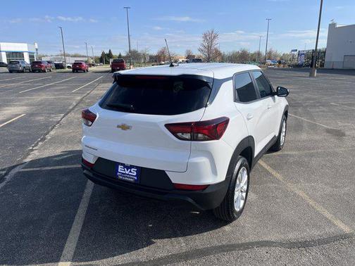 Summit White 2026 Chevrolet Trailblazer LS