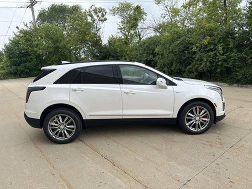 2025 Cadillac XT5 Sport