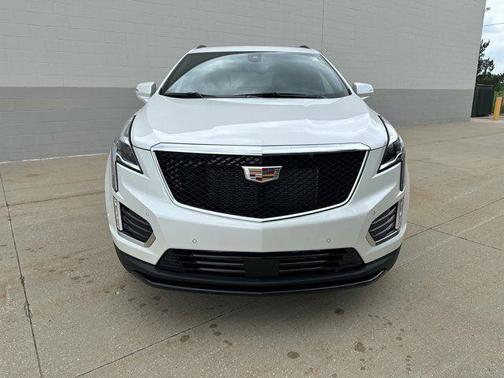 2025 Cadillac XT5 Sport