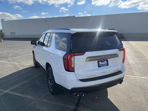 Summit White 2024 GMC Yukon 4WD AT4