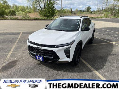 Summit White 2025 Chevrolet Trax FWD ACTIV