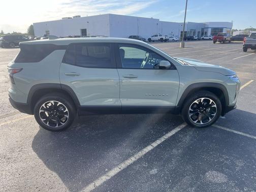 Cacti Green 2026 Chevrolet Equinox 1LT