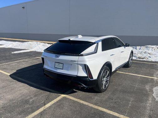 2024 Cadillac LYRIQ V