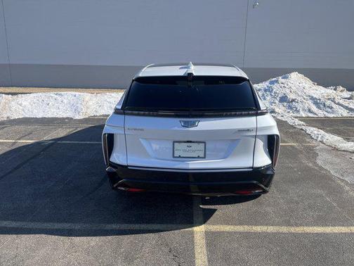 2024 Cadillac LYRIQ V