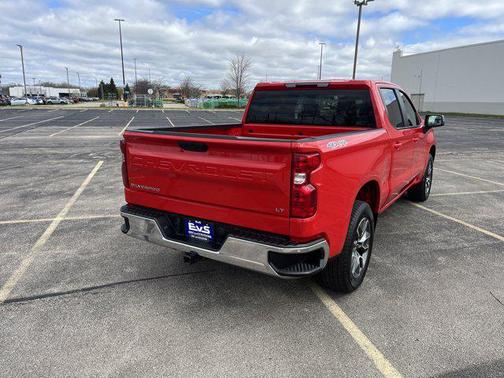 Red Hot 2022 Chevrolet Silverado 1500 LT