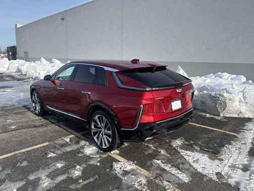 2024 Cadillac LYRIQ V