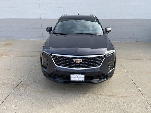 2024 Cadillac XT4 Luxury