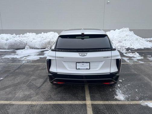 2025 Cadillac LYRIQ V