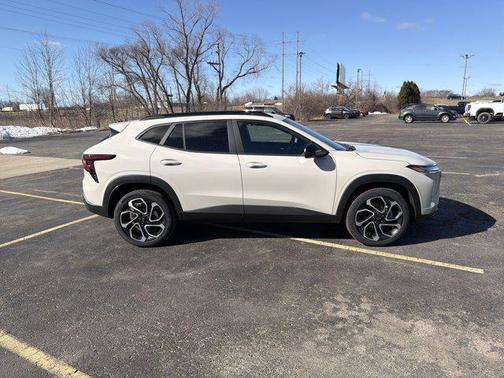 White Sands 2026 Chevrolet Trax FWD 2RS