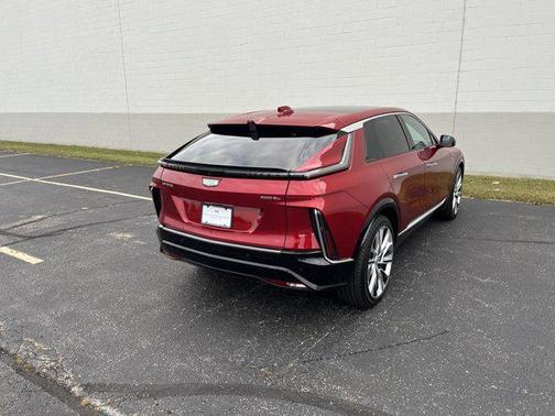 2024 Cadillac LYRIQ V