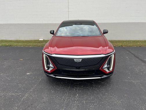 2024 Cadillac LYRIQ V