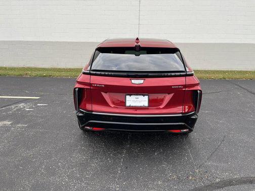 2024 Cadillac LYRIQ V