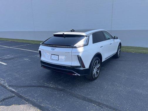 2024 Cadillac LYRIQ V