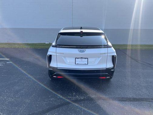 2024 Cadillac LYRIQ V