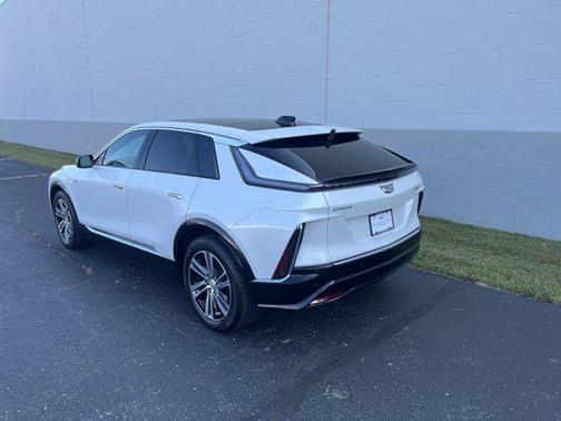 2024 Cadillac LYRIQ V