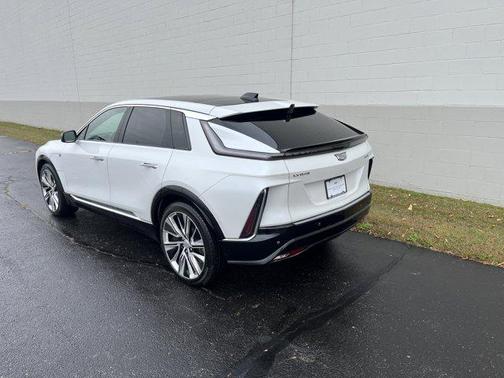 2024 Cadillac LYRIQ V