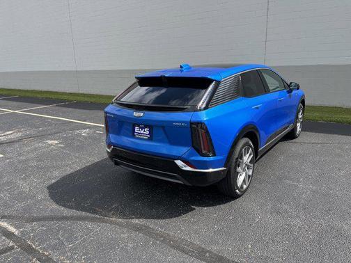 2025 Cadillac OPTIQ Luxury 1 AWD