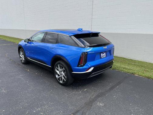 2025 Cadillac OPTIQ Luxury 1 AWD