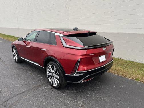 2024 Cadillac LYRIQ V