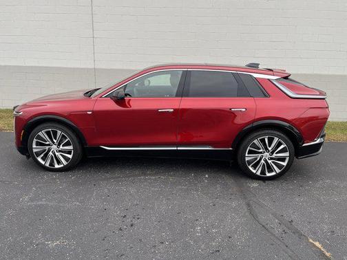 2024 Cadillac LYRIQ V