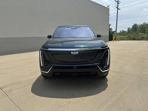 2026 Cadillac VISTIQ Luxury
