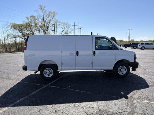 Summit White 2026 Chevrolet Express 3500 3500 Regular Wheelbase, WT, RWD