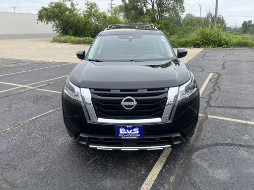 2023 Nissan Pathfinder SL 4WD