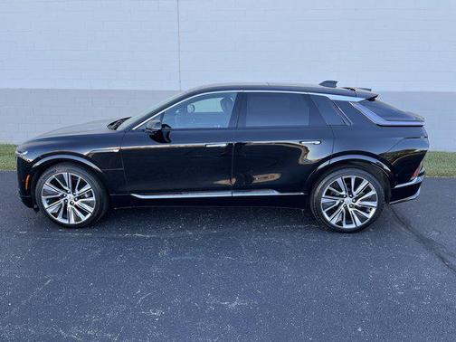 2024 Cadillac LYRIQ V