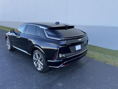 2024 Cadillac LYRIQ V