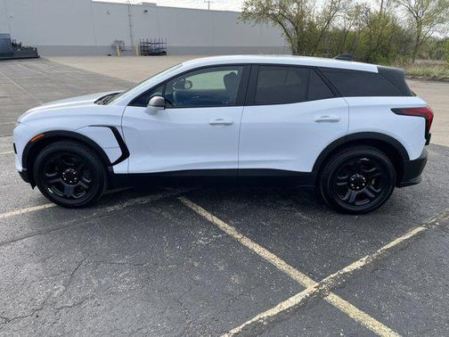 Summit White 2025 Chevrolet Blazer L
